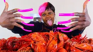 EATING CRAWFISH WITH LONG NAILS CHALLENGE ❗️❗️#shorts