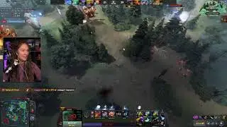 Live Dota Matches With a Female Player Reading the Map Perfectly