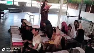 Rohingya children are reading rohingya Language 