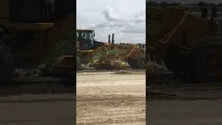 SDLG Motorgrander Clearing Road for Dump truck.