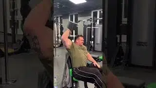 #bodybuilding #powerlifting #benchpress #armday