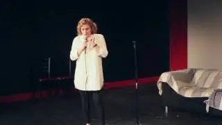 Tenth Pilot - Jo Firestone Performs!