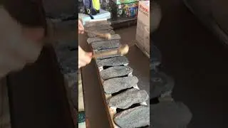 Polka per 10 campane di Grumello de’ Zanchi eseguito sullo xilofono in pietra di Giulio Donadoni.