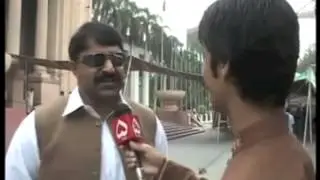 Pakistani Politicians speak in English