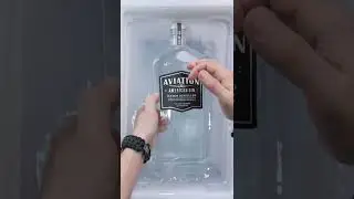 Как заморозить любую бутылку внутри прозрачного льда 🧊 #шорты