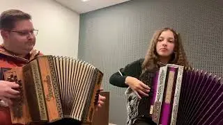 Vesela harmonika (Lojze Slak) / Zala Praper Šipek (Glasbena šola Rošer)