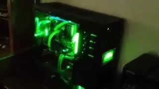 Green liquid cooled computer Mayhem Aurora Coolant