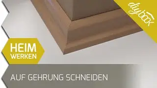 Die Sockelleisten Ecken: Fußleisten auf Gehrung schneiden