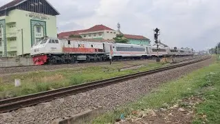 #keretaapi Beberapa video kereta melintas di Percabangan