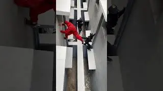 Money Heist Vs Police || 28.0 #moneyheist #parkour #police #escape #tutorial #badguys #shorts
