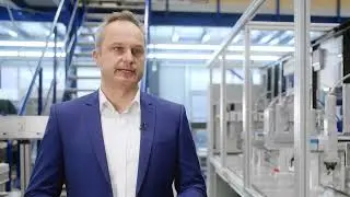 Highly dynamic assembly of Schuko plugs by ABL, AS Automation and Festo