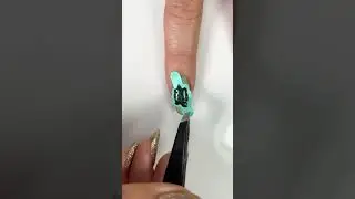 #nails #short 🌿🌿 I used @whatsupnails branch stencils for this nail art🌿🌿.