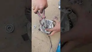 E rickshaw motor repairing 🛠️👍🛞#youtubeshorts #ytshorts #toto #erickshaw #rickshaw #viral#short ￼