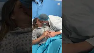 Soldier surprises wife in delivery room 🥹