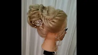 Coque alto com tran&ccedil;a espinha de peixe