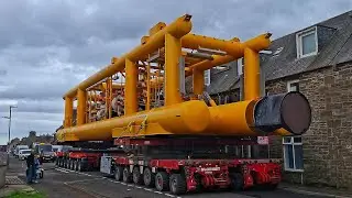Massive Towhead going throw streets of Wick 15/06/25