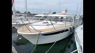 Marex 310 Sun Cruiser с небольшим количеством моточасов в состоянии нового продается в Швеции