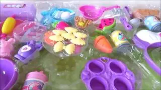 Minnie Mouse bowtastic kitchen accessory set velcro cutting fruit vegetables bread waffle toy eggs
