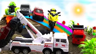 Pothole Accident Rescue  Kids Safety Story |  Construction Vehicles | JCB | Toy Car Play