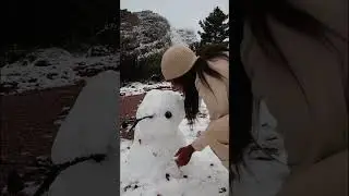 Just a girl playing with the snow ⛄️⛄️#winterwonderland #snowreels #westerncape #snow #snowboarding