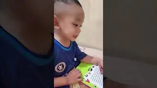 Si bayi ii lagi sakit.. Si abang lg belajar... MasyaAllah.. 🥰😘