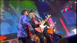 Hush - 'Glad All Over' (Live at the 2006 Countdown Spectacular)