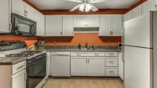 124 Tennis Plaza Rd, Unit 50, Dracut MA   Jonathan J  Parker & Sharon Kelley   Tel 978 886 3737
