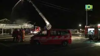 Hevige brand verwoest tuincentrum-dierenspeciaalzaak Tropiflora Adinkerke