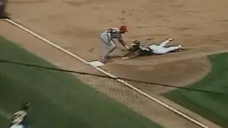 TEX@OAK: Pudge throws out Rickey at third base