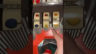 ВЫИГРАЙТЕ ДЖЕКПОТ В АНТИКВАРНОМ ИГРОВОМ АВТОМАТЕ MILLS BURSTING CHERRY 1937 ГОДА ЗА 25&cent;! 🎰