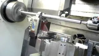 Victor Taichung Vturn-X200 with hydraulic steady rest for shaft turning 20110715.MPG