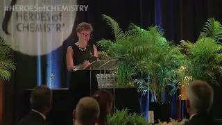 Alexa Dembek of DuPont Accepts Heroes of Chemistry 2018 for Specialty Paste for Solar Energy