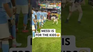 All the kids want to shake Messi&rsquo;s hand🤩👋