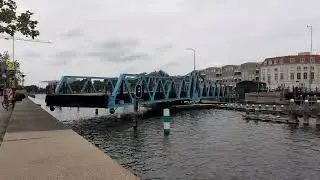 Draaiende draaibrug in Middelburg
