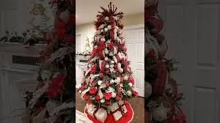 Buffalo Plaid Theme Christmas Tree