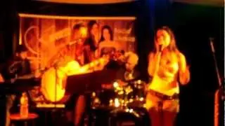 Ai que d&oacute; - Caroline e Raquel