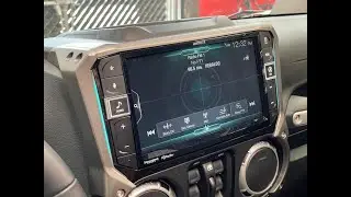 Una enorme pantalla Alpine para este Jeep Rubicon