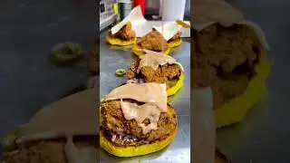 🐓 kuku king special burger 🍔😋✨#couplevlog #muscat #tamil #ytshorts