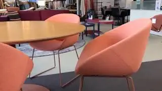 Artifort eettafel Circle met stoelen Beso sale Eurohome Interieur