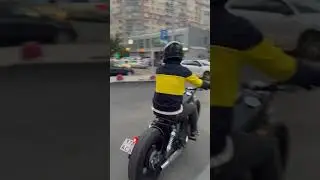 Suzuki Boulevard S40