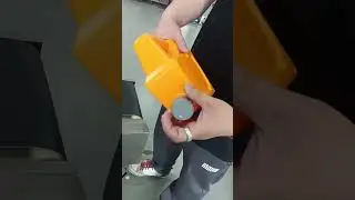 Automatic motor oil jerry can lid foil sealing machine