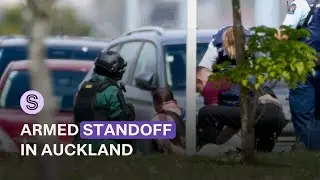 Shooting of police officer sparks 3.5 hour armed standoff in Auckland | Stuff.co.nz