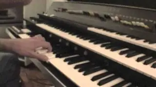 Miguel Kertsman Demonstrates the legendary Yamaha EX-42 Electone (Part II)