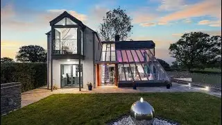 THOUSAND OAKS, MARBURY. Incredible architecturally designed 4 bedroom residence with 3.5 acres