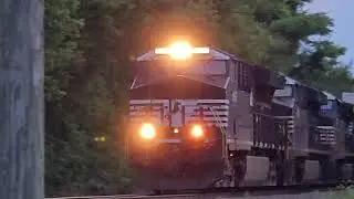 NS 3637 Leads NS 7659 NS 4097 NS 1008 on NS 288 Passing Through in Boyce VA