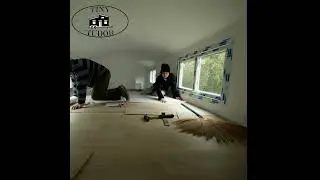 Laminate flooring - installing laminate flooring - floor laying - Tiny House  #tinyhouseuk