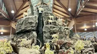Waterfall/Short Tour | Cabela&rsquo;s | Dundee,MI