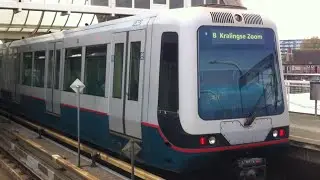 RET Metro Type B 5302 met de bestemming ''B Kralingse Zoom''