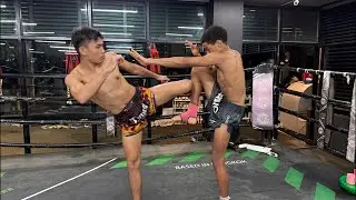 Muay Thai Training in Thailand's Elite Gym! Petchyindee Academy- Padwork & Sparring