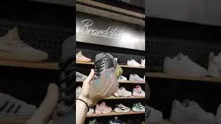 Yeezy Boost 700 